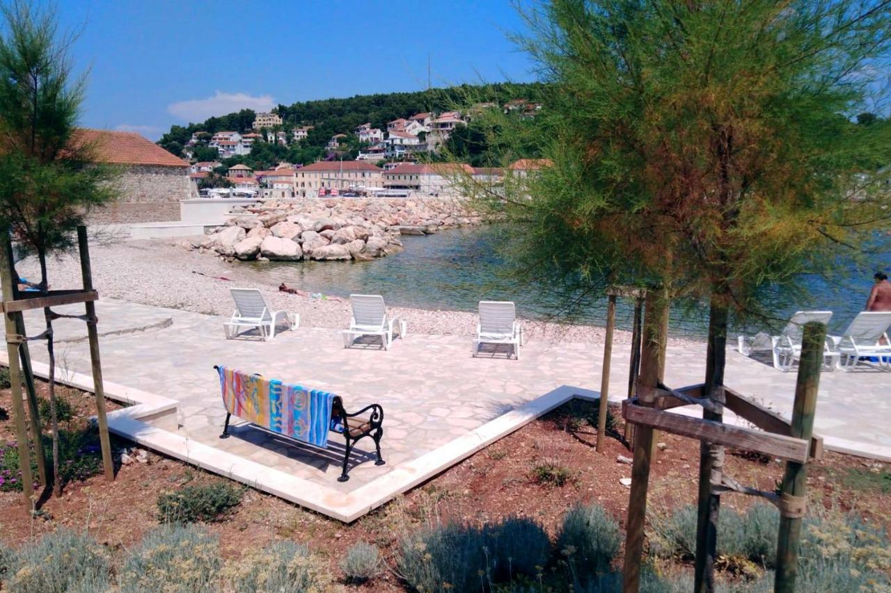 Apartments By The Sea Jelsa, Hvar - 11319 Jelsa  Esterno foto